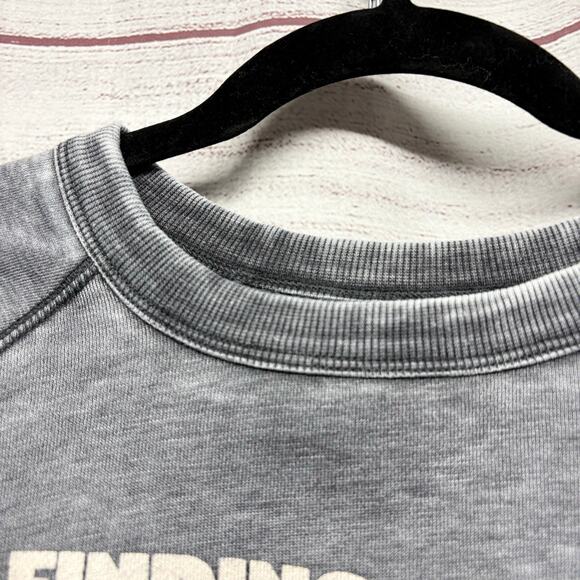 Disney Pixar Finding Nemo Dory Shark Crewneck Sweatshirt size M Vintage Wash - Picture 2 of 10